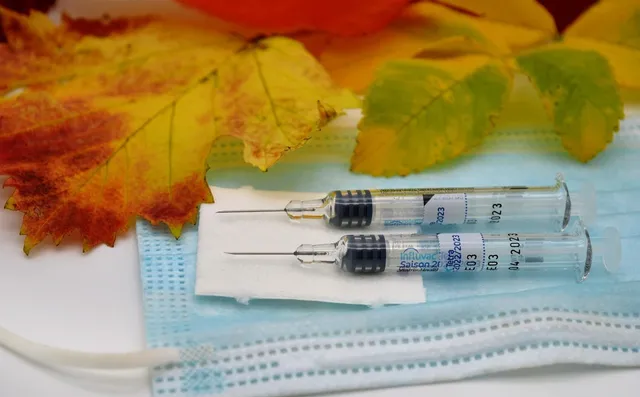 Varicella vaccine when to give